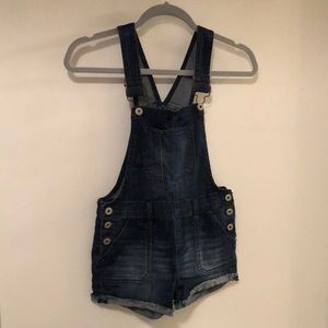Girl’s denim short overalls